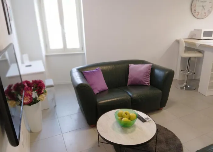 Crystal Deluxe Apartment *