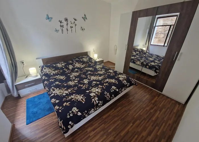 Crystal Deluxe Apartment