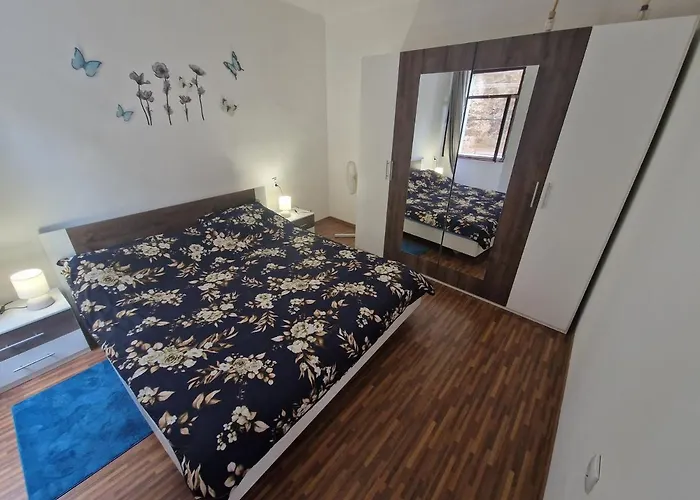 Crystal Deluxe Apartment