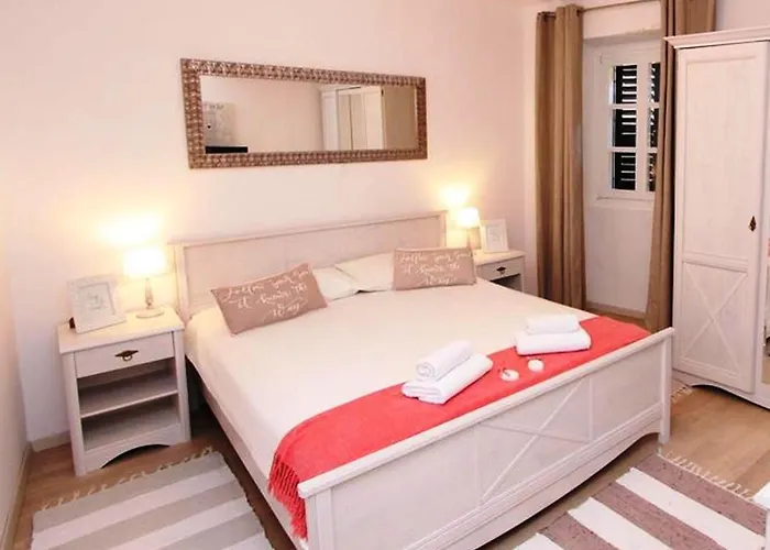 Apartment Crystal Deluxe